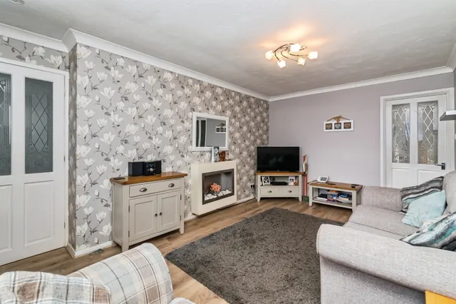 Photo 2 — Burnt Hill Way, Lowestoft