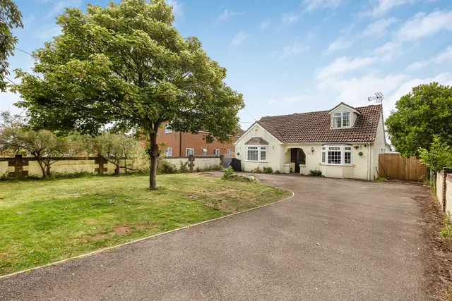 Besselsleigh Road, Wootton, photo 1