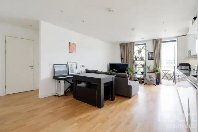 Mirabelle Gardens, Stratford, E20, photo 2