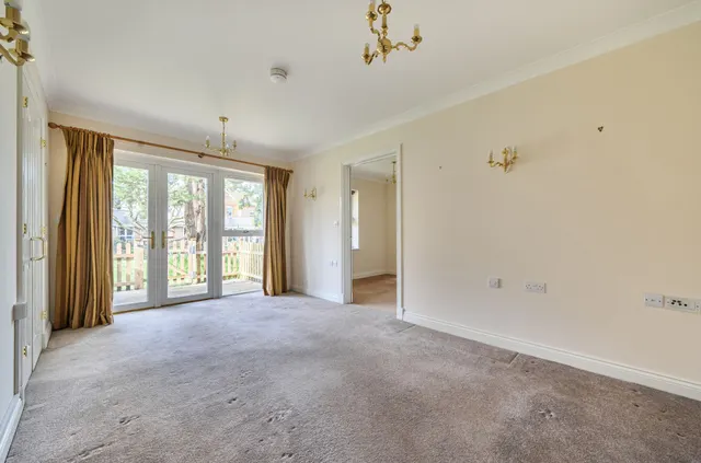 Fontwell Avenue, Eastergate, PO20, photo 2