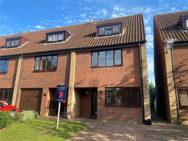Armstrong Close, Newmarket, CB8, photo 1