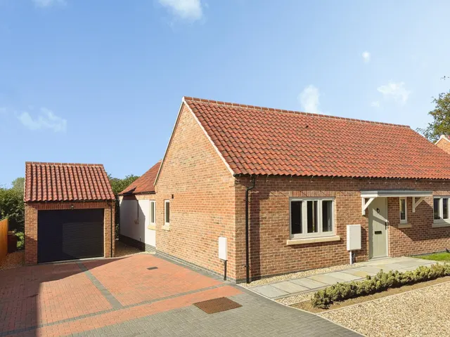 Waterford Lane, Cherry Willingham, LN3, photo 2