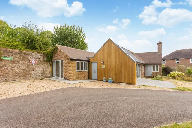 Whitemans Green, Cuckfield, RH17, photo 1