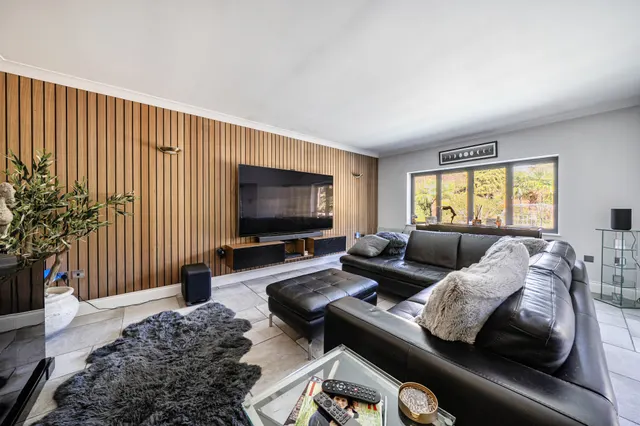 Sandy Lane, Farnham, GU10, photo 2