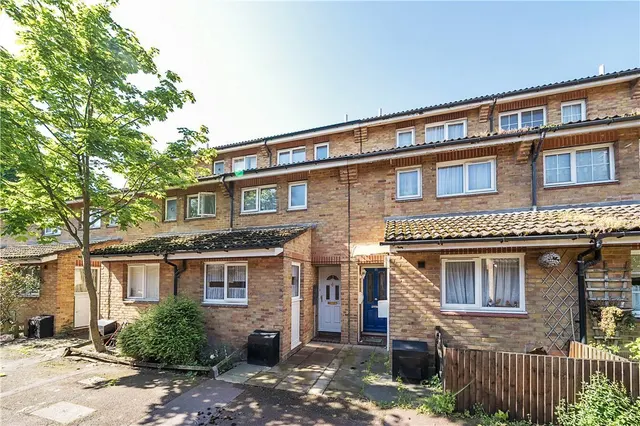 Wesley Close, SE17, photo 1