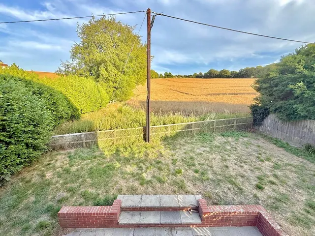 Photo 3 — Ashbury, Vale Of White Horse, Oxfordshire, SN6 8LN