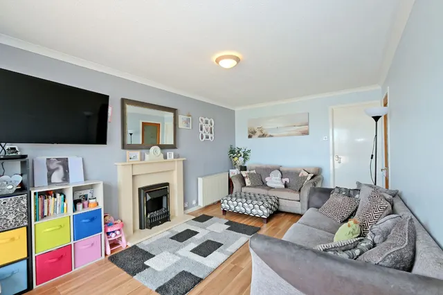 Aden Gardens, Mintlaw, AB42, photo 3