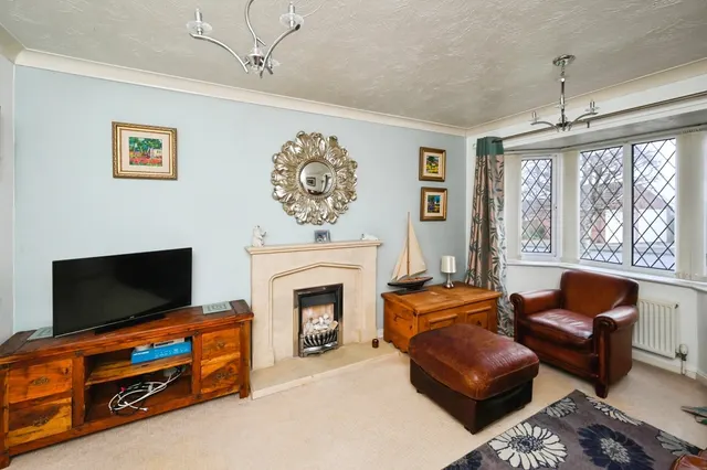 Photo 2 — Thorpelands Avenue, Forest Town, Mansfield, Nottinghamshire, NG19