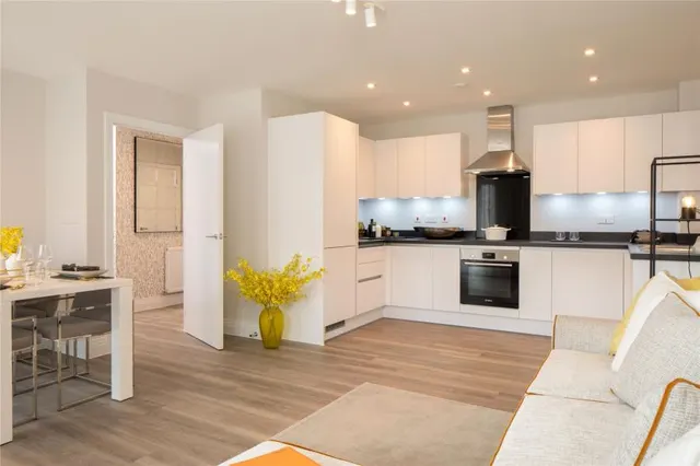Off Worting Road, Basingstoke, RG23, photo 1
