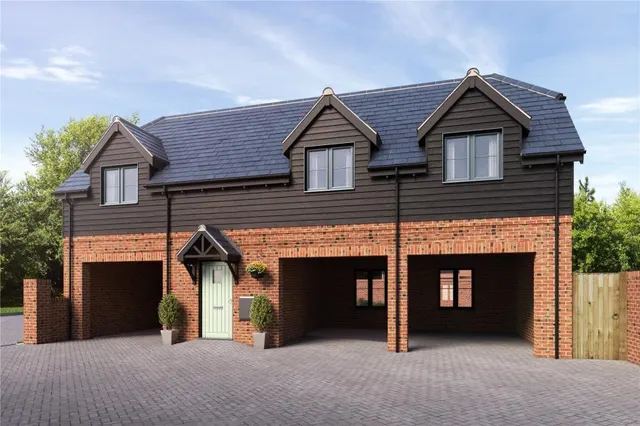 Off Worting Road, Basingstoke, RG23, photo 3