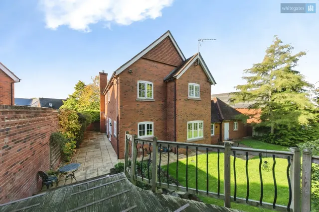 Wychwood Park, Weston, CW2, photo 3