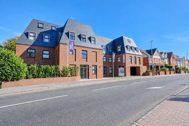 London Road, High Wycombe, HP11, photo 1