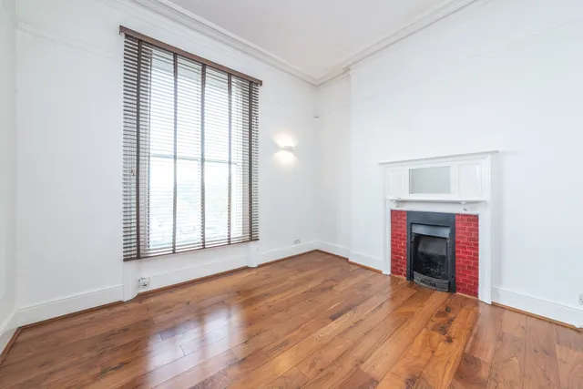Flat 2, 210 Camden Road, London, photo 1