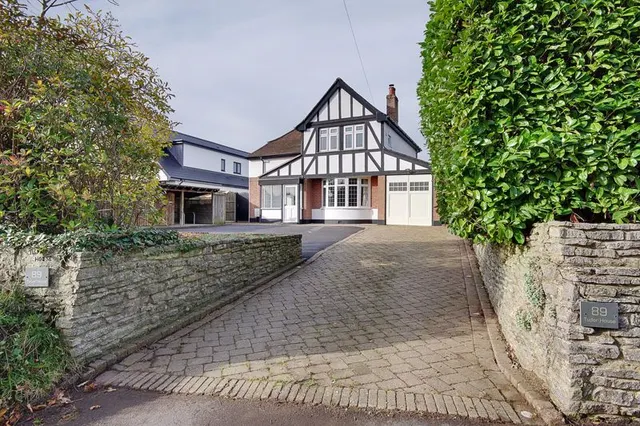 New Road West Parley, Bournemouth BH22 8EA, photo 1