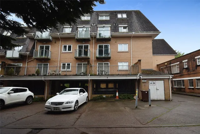 Rhydypenau Road, Cyncoed, Cardiff, CF23 — photo 1