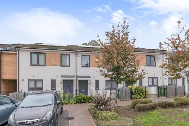 33 Fairthorn Road, London, photo 1