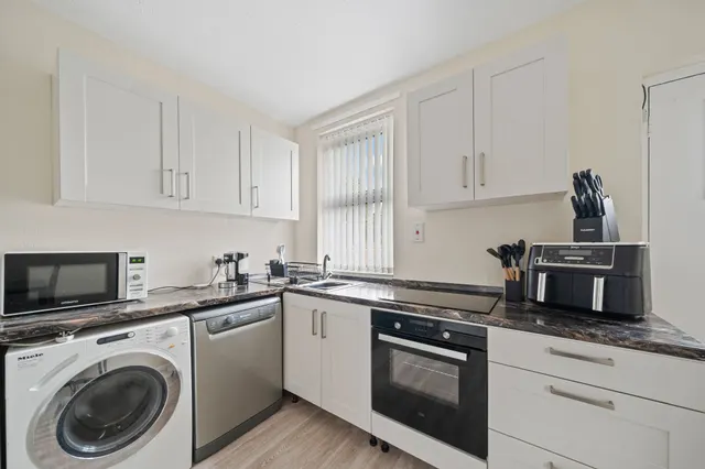 Coronation Street, Ashton-In-Makerfield, WN4, photo 3