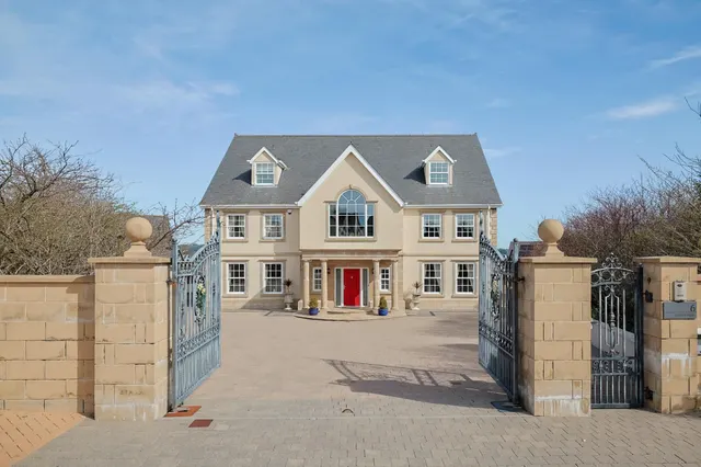 Clos-Y-Parc, Five Roads, photo 1