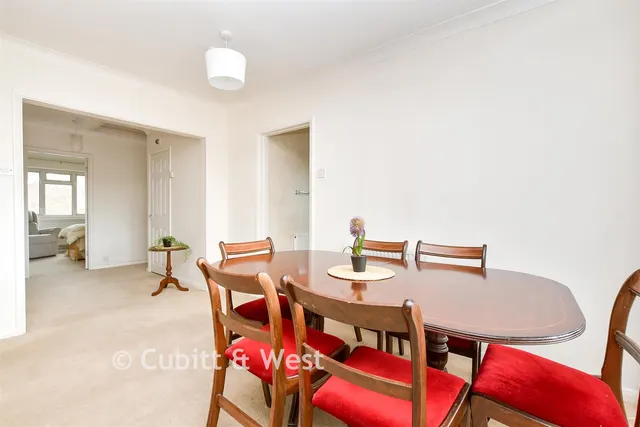 Castleton Close, Banstead, SM7, photo 3