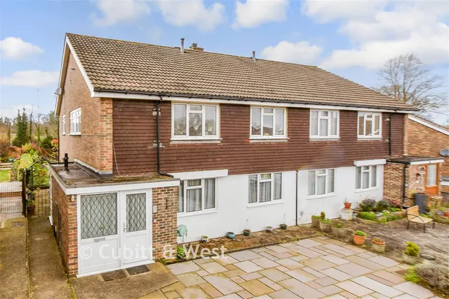 Castleton Close, Banstead, SM7, photo 1