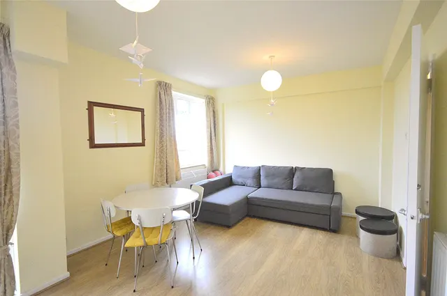 Photo 2 — Dagnall Street, London, SW11 5DL