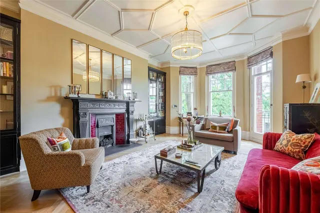 Oakwood Court, London, W14 8JF, photo 1