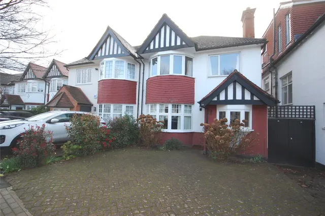 Highcroft Gardens, Golders Green, NW11, photo 1
