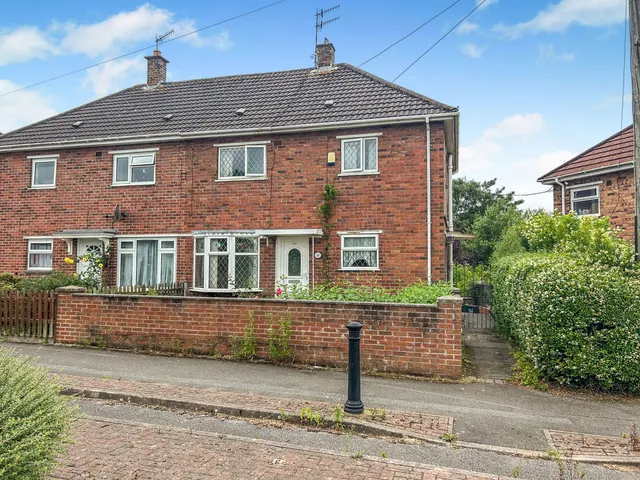 3 bedroom house — Barlaston Road, Newstead, Stoke-on-Trent