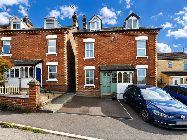 Bath Road, Kings Stanley, GL10, photo 1