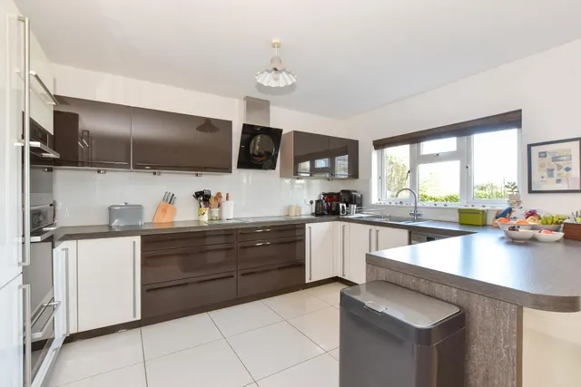 Freshwater, PO40, photo 3