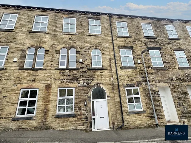 Brunswick Place, Heckmondwike WF16 0LE, photo 1