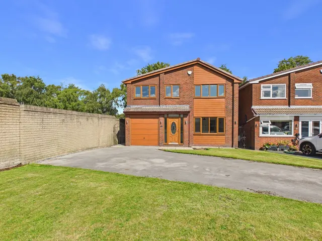 Harold Avenue, Dukinfield, SK16, photo 1