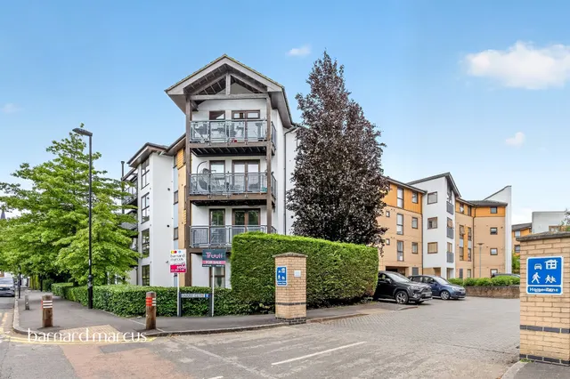 Harry Close, Croydon, photo 1