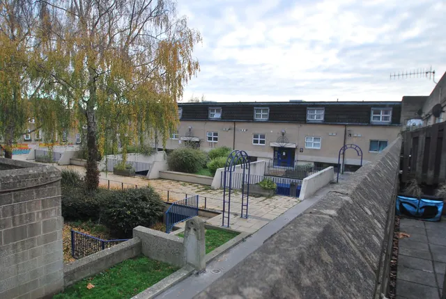 Lampards, BA1, photo 1