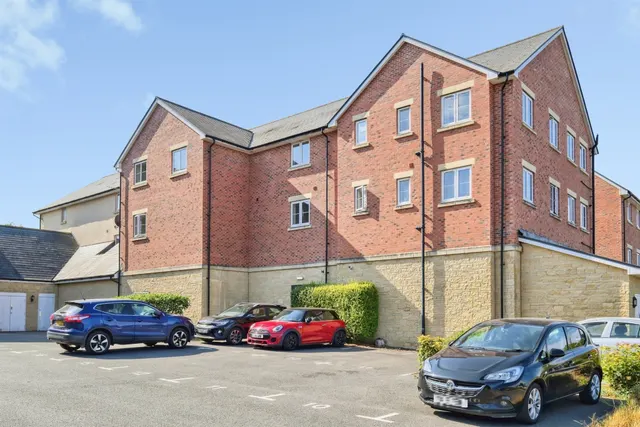 Crosier Close, Old Sarum, Salisbury, photo 1