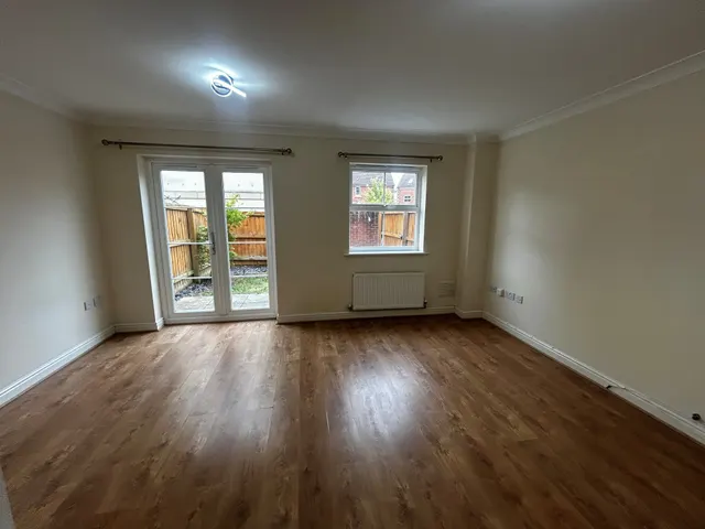 Phoenix Gardens, Swindon, SN25, photo 3