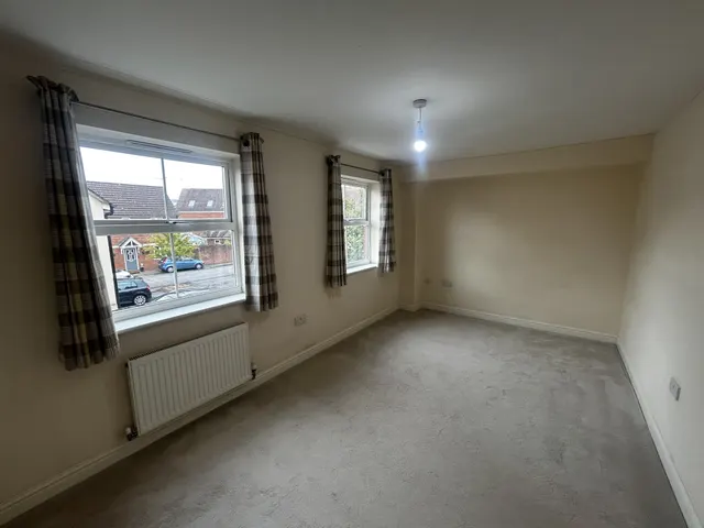 Phoenix Gardens, Swindon, SN25, photo 2
