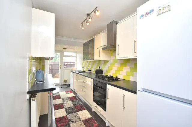 Photo 3 — Clee Rise, Northampton, NN5 6DZ