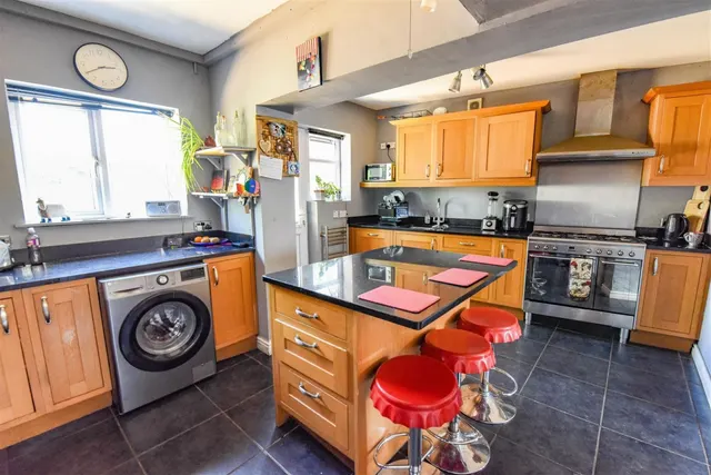 Kingshill Park, Dursley, GL11, photo 2