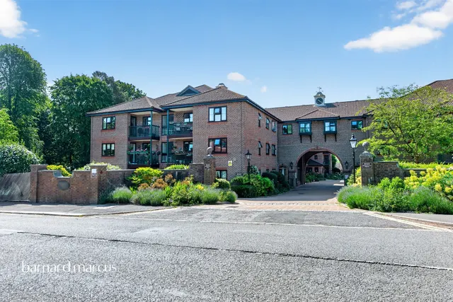 Wray Park Road, Reigate, photo 1