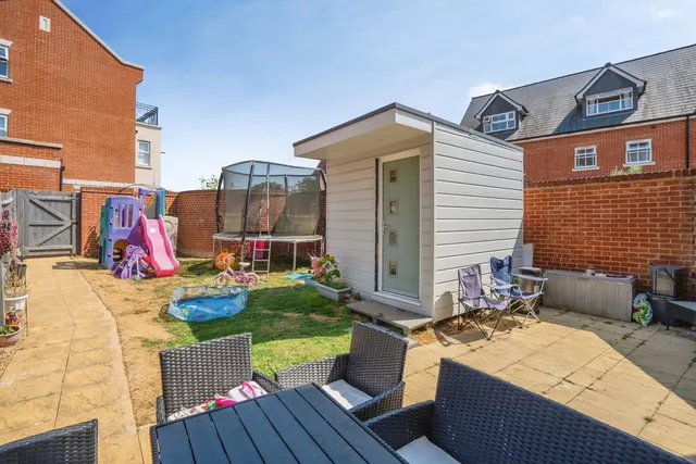 Merritt Way, Waterlooville, PO8, photo 2