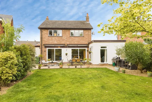 Oaklands Crescent, Chester, CH3, photo 1