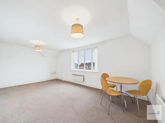 Photo 3 — Jasmin House, Arnold