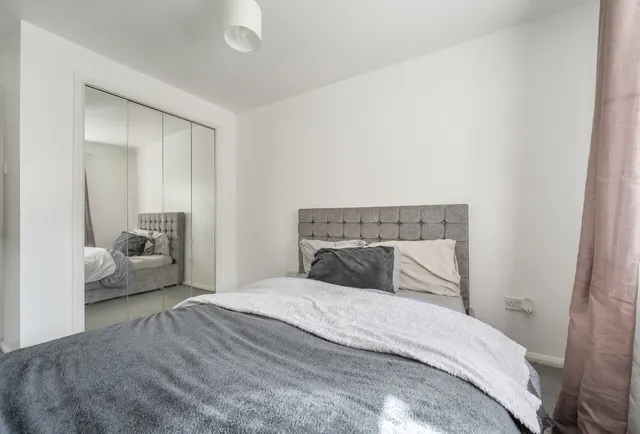 Photo 2 — Staffords Place, Horley, RH6 9GY