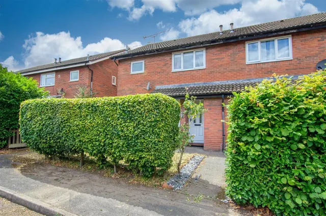 Harbourne Gardens, West End, Southampton, SO18 3LZ, photo 1