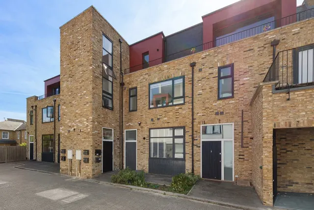 Huntley Close, Greenwich, SE10, photo 3