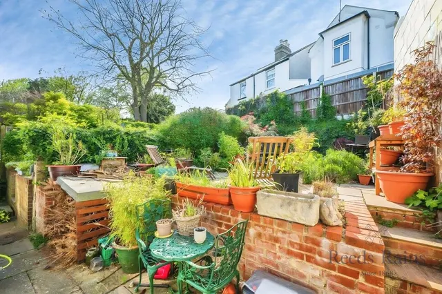 Photo 3 — Moorfield Road, Orpington, BR6