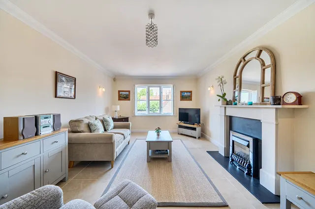 High Street, Haslemere, GU27, photo 2