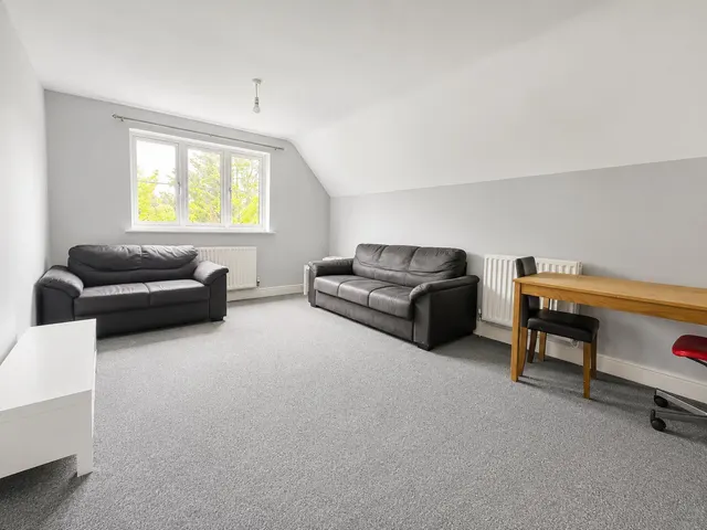 Harvey Road, Slough, SL3, photo 3