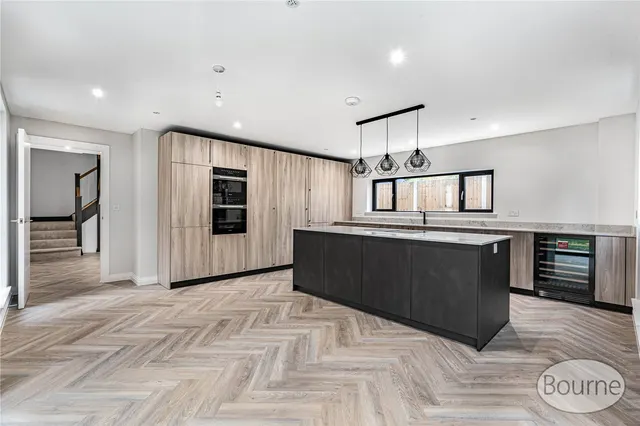 Kingfield Green, Woking, GU22, photo 2